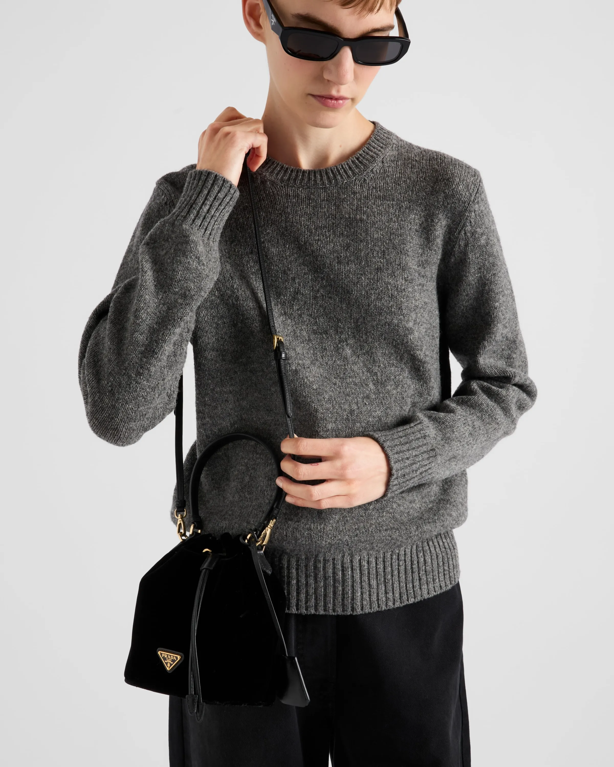 Donna Prada Mini borsa in velluto con dettagli in nappa